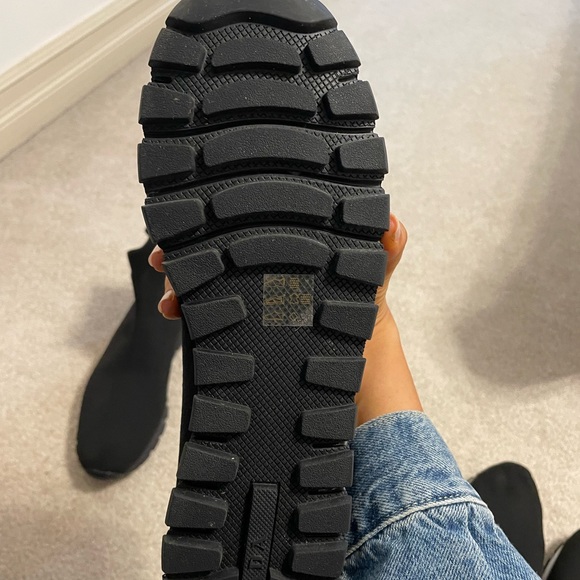 BRAND NEW PRADA ANKLE HEIGHT SNEAKERS SIZE 41 - Picture 4 of 5